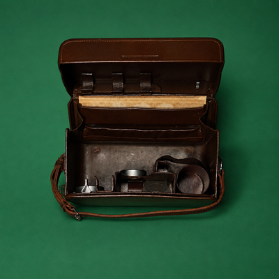 Vintage Leitz Wetzlar Leica leather combination case