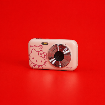 YASHICA x Hello Kitty DZ-100